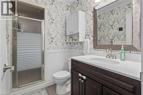 20 Endeavour Drive, Cambridge, ON - Indoor Photo Showing Bathroom