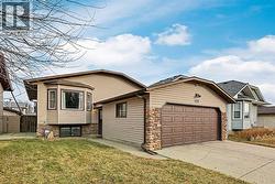 128 Ventura Way NE  Calgary, AB T2E 8G6