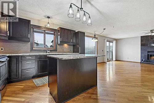 128 Ventura Way Ne, Calgary, AB - Indoor Photo Showing Kitchen With Upgraded Kitchen