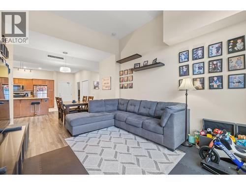 3832 Old Okanagan Highway Unit# 3406, West Kelowna, BC - Indoor Photo Showing Living Room
