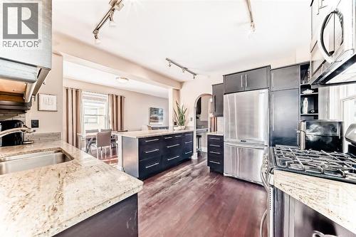 2125 36 Avenue Sw, Calgary, AB - Indoor Photo Showing Kitchen