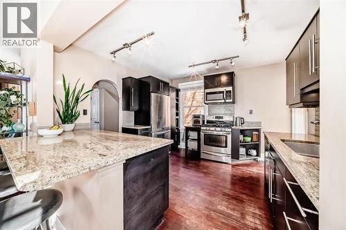 2125 36 Avenue Sw, Calgary, AB - Indoor Photo Showing Kitchen With Upgraded Kitchen