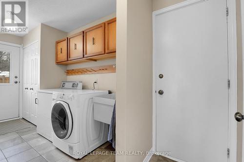 9 Woodthrush Green, Ottawa, ON - Indoor Photo Showing Laundry Room