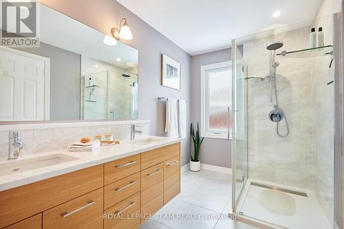 9 Woodthrush Green, Ottawa, ON - Indoor Photo Showing Bathroom