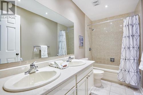 9 Woodthrush Green, Ottawa, ON - Indoor Photo Showing Bathroom