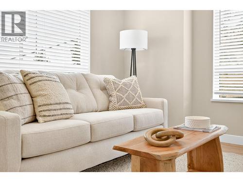 4025 Gellatly Road S Unit# 192, West Kelowna, BC - Indoor Photo Showing Living Room