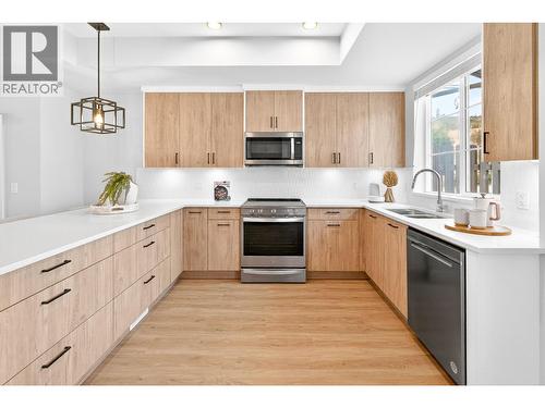 4025 Gellatly Road S Unit# 192, West Kelowna, BC - Indoor Photo Showing Kitchen With Upgraded Kitchen