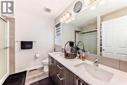 217 Masters Road Se, Calgary, AB - Indoor Photo Showing Bathroom
