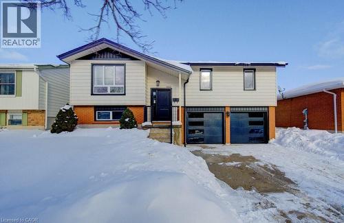 402 Heritage Drive, Kitchener, ON - Outdoor