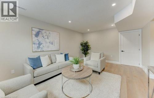 402 Heritage Drive, Kitchener, ON - Indoor Photo Showing Living Room
