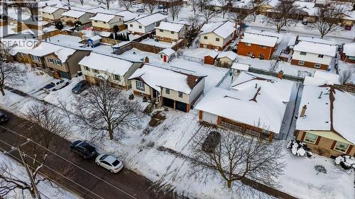 402 Heritage Drive, Kitchener, ON - Outdoor