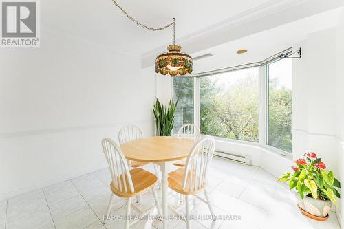 307 - 85 Wellington Street W, Aurora, ON - Indoor Photo Showing Dining Room