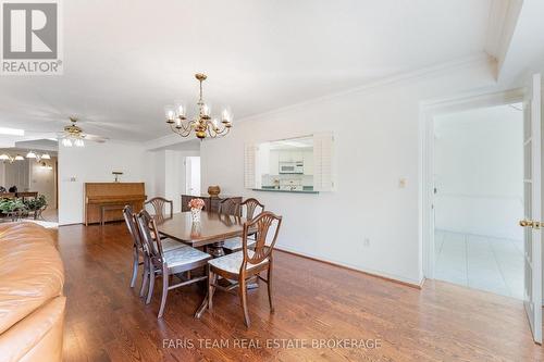 307 - 85 Wellington Street W, Aurora, ON - Indoor Photo Showing Dining Room
