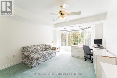 307 - 85 Wellington Street W, Aurora, ON - Indoor Photo Showing Office