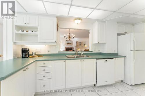 307 - 85 Wellington Street W, Aurora, ON - Indoor Photo Showing Kitchen With Double Sink