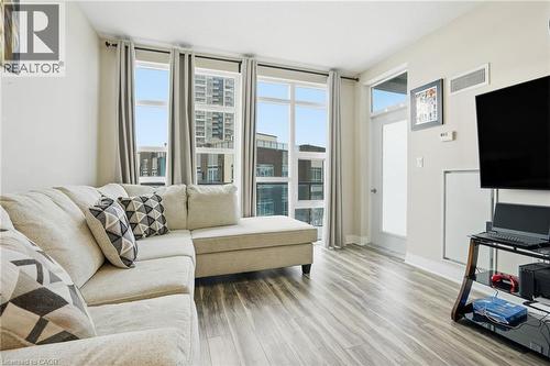 10 Concord Place Unit# 205, Grimsby, ON - Indoor Photo Showing Living Room