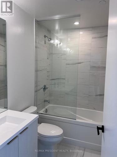 5302 - 8 Interchange Way, Vaughan, ON - Indoor Photo Showing Bathroom