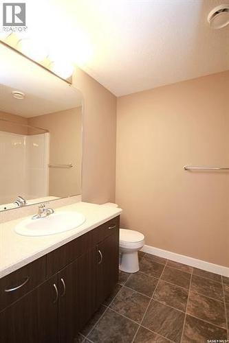 2310 Lindsay Street, Regina, SK - Indoor Photo Showing Bathroom
