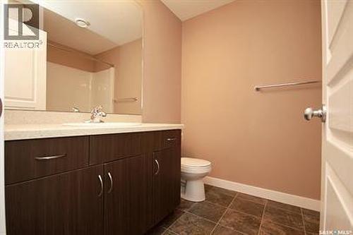 2310 Lindsay Street, Regina, SK - Indoor Photo Showing Bathroom