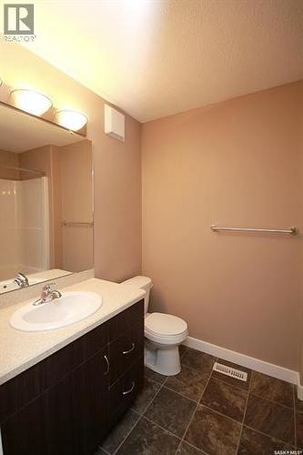 2310 Lindsay Street, Regina, SK - Indoor Photo Showing Bathroom