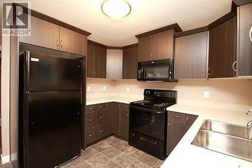 2310 Lindsay Street, Regina, SK - Indoor Photo Showing Kitchen