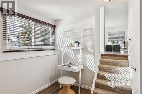 195 Lake Adams Crescent Se, Calgary, AB - Indoor Photo Showing Other Room