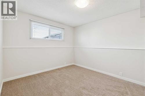 195 Lake Adams Crescent Se, Calgary, AB - Indoor Photo Showing Other Room