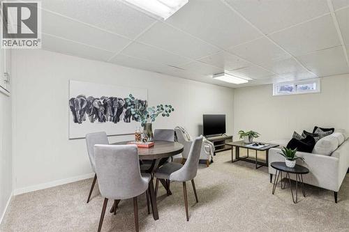 195 Lake Adams Crescent Se, Calgary, AB - Indoor Photo Showing Other Room