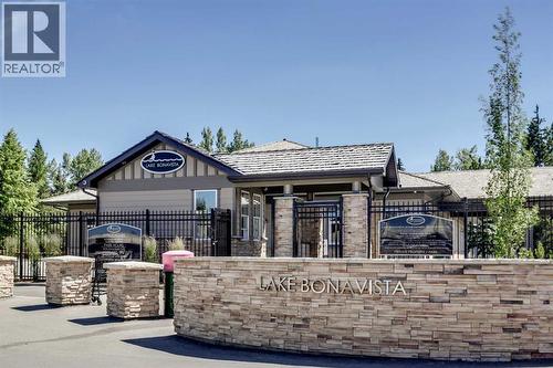 195 Lake Adams Crescent Se, Calgary, AB - Outdoor