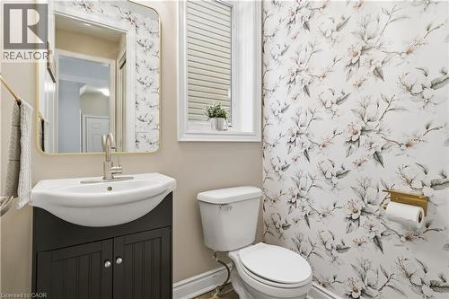 75 Chase Crescent, Cambridge, ON - Indoor Photo Showing Bathroom