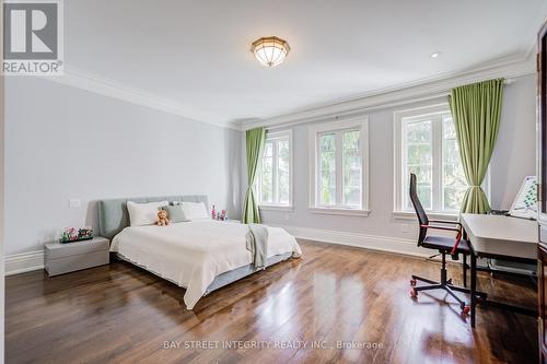 9 Highland Court, Aurora, ON - Indoor Photo Showing Bedroom