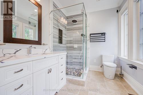9 Highland Court, Aurora, ON - Indoor Photo Showing Bathroom
