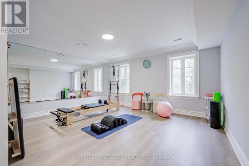 9 Highland Court, Aurora, ON - Indoor