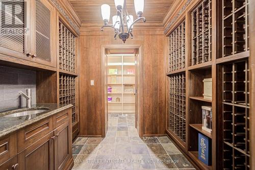 9 Highland Court, Aurora, ON - Indoor