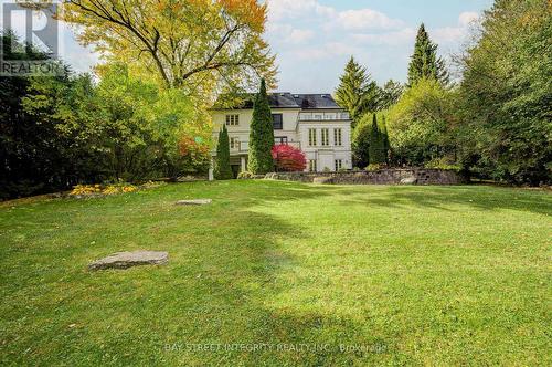 9 Highland Court, Aurora, ON - Outdoor