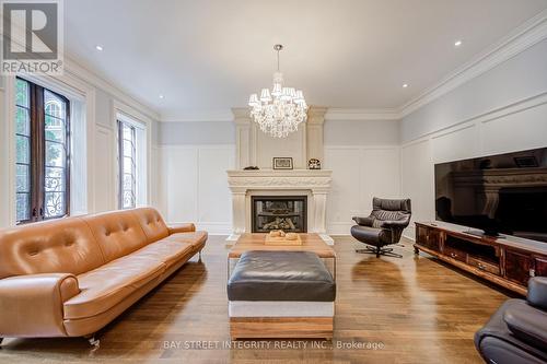 9 Highland Court, Aurora, ON - Indoor Photo Showing Living Room With Fireplace