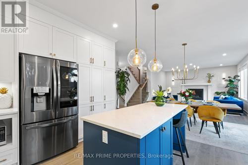148 Aubrais Crescent, Ottawa, ON - Indoor Photo Showing Kitchen With Upgraded Kitchen