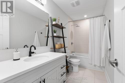 148 Aubrais Crescent, Ottawa, ON - Indoor Photo Showing Bathroom
