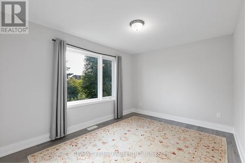 148 Aubrais Crescent, Ottawa, ON - Indoor Photo Showing Other Room