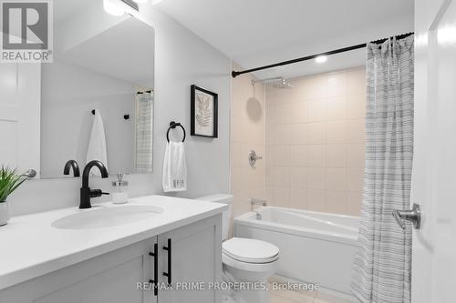148 Aubrais Crescent, Ottawa, ON - Indoor Photo Showing Bathroom