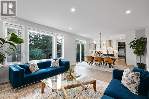 148 Aubrais Crescent, Ottawa, ON - Indoor Photo Showing Living Room