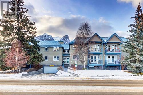 4, 704 8Th Avenue, Canmore, AB - Outdoor With Facade