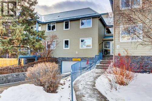 4, 704 8Th Avenue, Canmore, AB - Outdoor