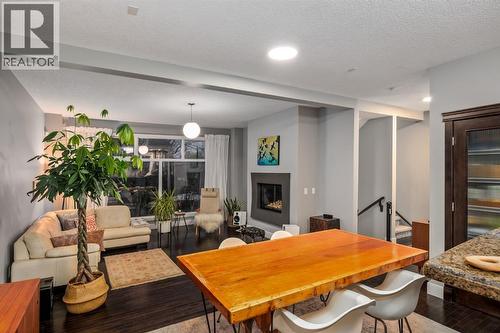 2915 17 Street Sw, Calgary, AB - Indoor