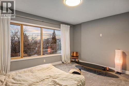 2915 17 Street Sw, Calgary, AB - Indoor Photo Showing Bedroom