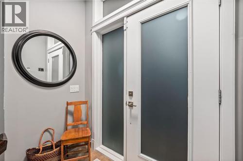 2915 17 Street Sw, Calgary, AB - Indoor