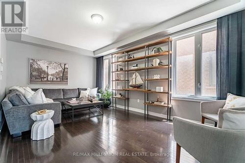 19 Durango Drive, Brampton, ON - Indoor Photo Showing Living Room