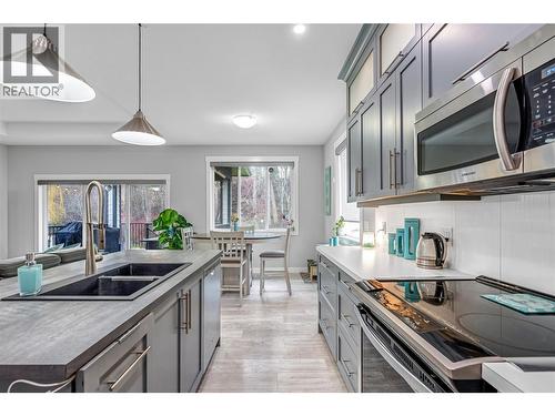 3445 Jackson Avenue, Armstrong, BC - Indoor Photo Showing Kitchen With Double Sink With Upgraded Kitchen