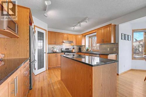 105 Citadel Crest Park Nw, Calgary, AB - Indoor Photo Showing Kitchen