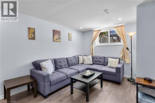 82 Tupper Drive, Thorold, ON - Indoor Photo Showing Living Room